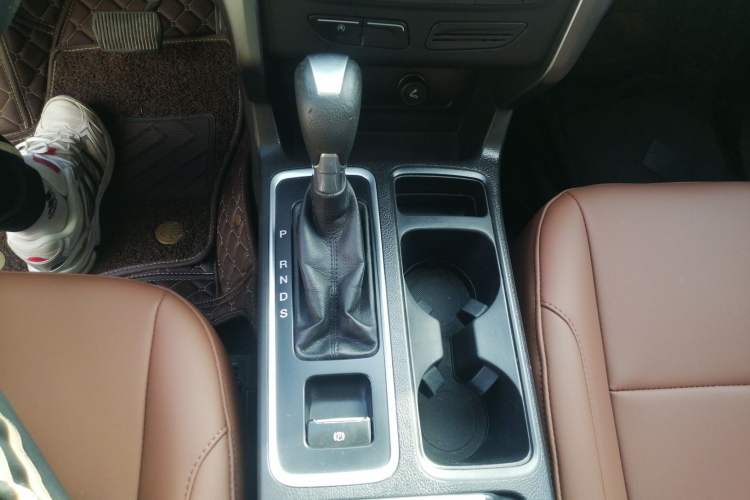 Used Ford Kuga 2017 EcoBoost 180 Two-Wheel-Drive Elite Trim
