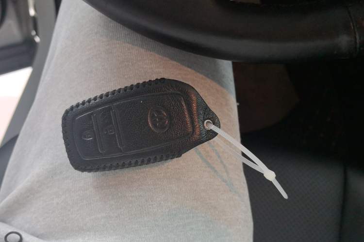 Used Toyota RAV4 2016 2.0L CVT Two-Wheel Drive Fashion Edition China V Standard
