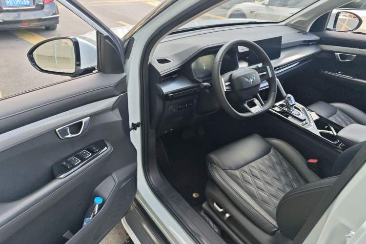 Used Wuling Asta 2022 2.0L DHT Electric-Speed Version