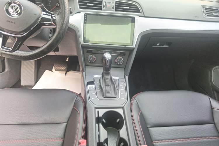 Used Volkswagen Lamando 2017 230TSI DSG Fashion Edition
