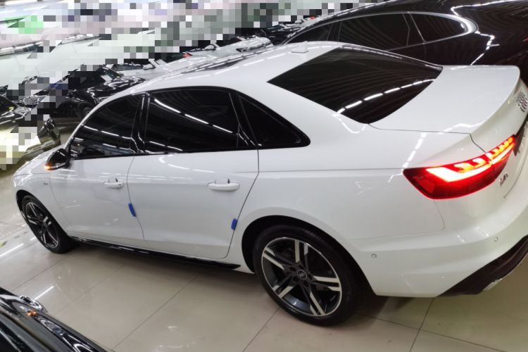 Used Audi A4L 2022 40 TFSI Luxury Dynamic Model
