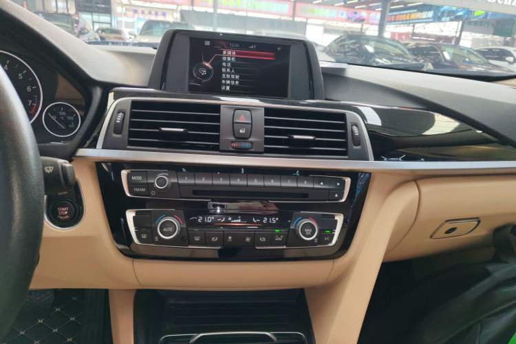 Used BMW 3 Series 2016 316i Fashion Model
