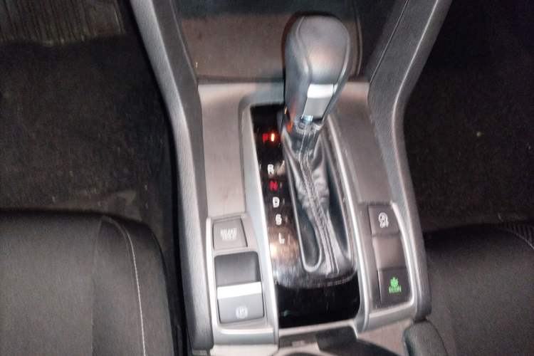 Used Honda Civic 2016 220TURBO CVT Luxury Edition
