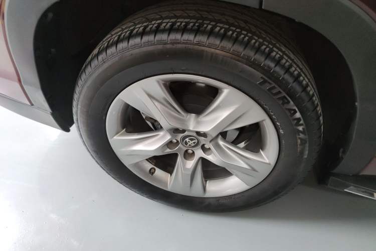 Used Toyota Highlander 2018 2.0T Four-Wheel Drive Luxury Version 7 Seats China VI Standard
