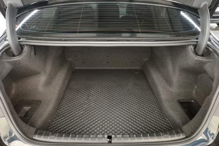 Used BMW 5 Series 2022 Second Facelift 530Li Leading Edition M Sport Package
