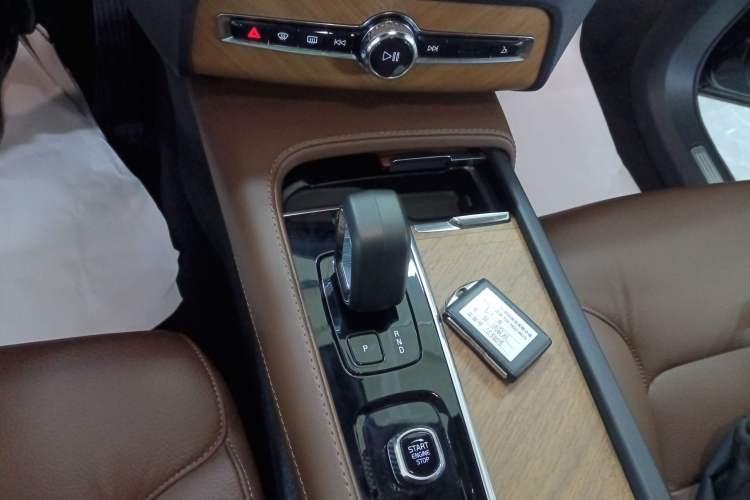 Used Volvo XC90 2024 B5 SmartDrive Luxury Edition 5 Seats