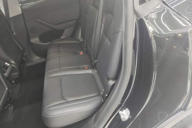 Used Tesla Model Y 2022 Long-Range All-Wheel-Drive Version