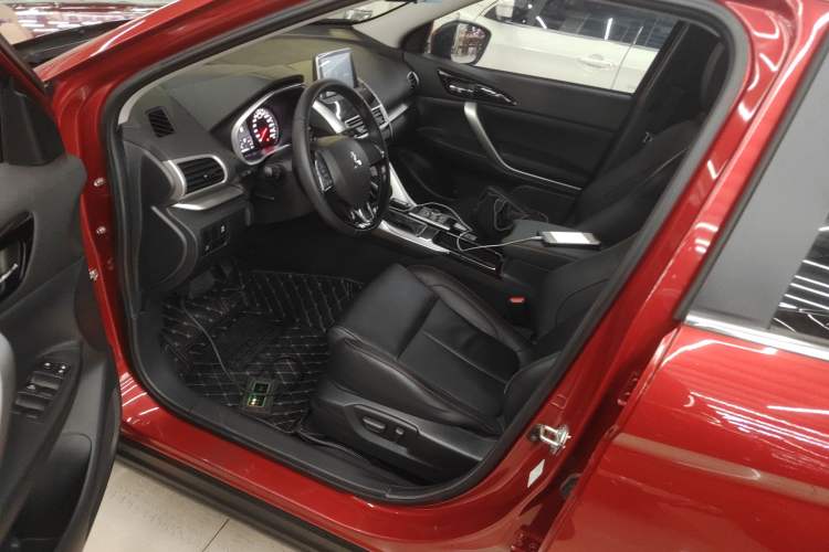 Used Mitsubishi Eclipse Cross 2019 1.5T CVT Two-Wheel Drive Dream Edition China VI Standard
