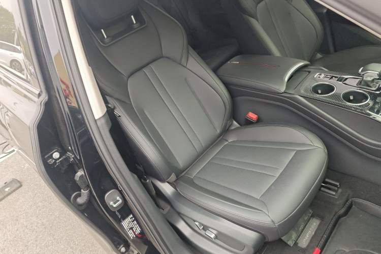 Used Hongqi HS3 PHEV 2024 PHEV 115km Jingwei Edition
