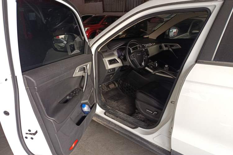 Used Geely Auto Emgrand X7 Sport 2020 1.8TD DCT Two-Wheel Drive Smart Connect 4G-Enabled Version
