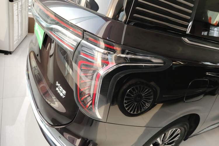 Used Hongqi HQ9 PHEV 2024 2.0T Four-Wheel Drive Business Edition
