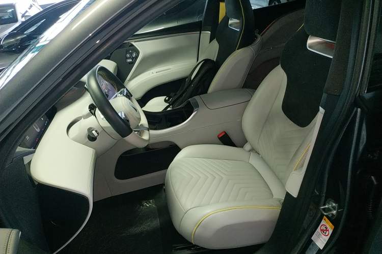 Used  11 2022 Long-Range Dual-Motor Version 4 Seats
