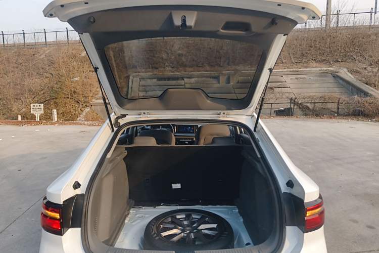 Used Baojun RC-5 2020 1.5L Manual Zhiyao Elite Edition
