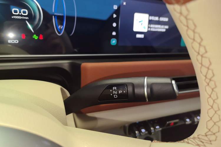 Used ORA Good Cat 2023 401 km Standard Range Premium Version Lithium Iron Phosphate
