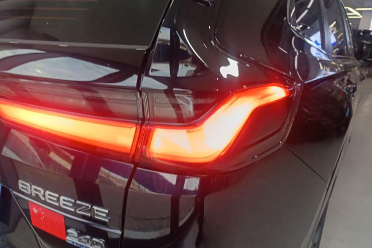 Used Honda Breeze 2023 240TURBO Two-Wheel-Drive Luxury PRO 7-Seater