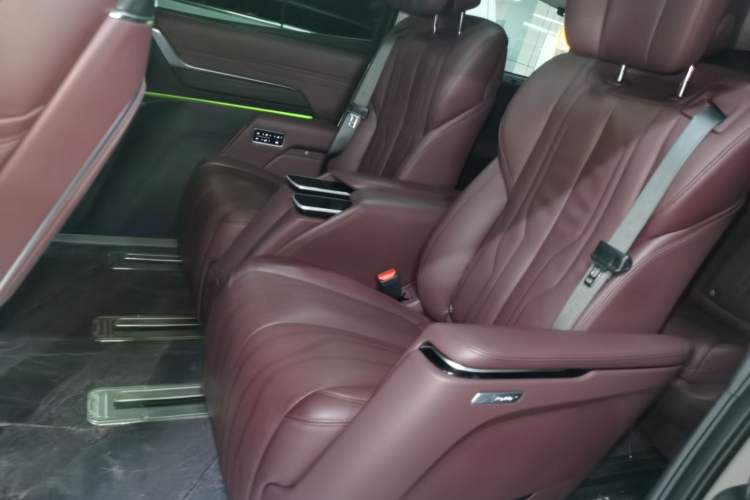 Used Buick Century 2023 2.0T Six-Seater Yinshi Edition
