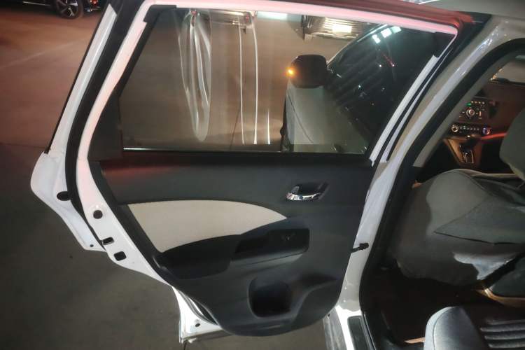 Used Honda CR-V 2016 2.0L Two-Wheel Drive Classic Edition