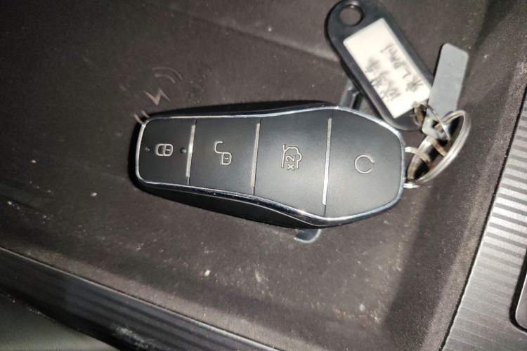 Used BYD Song L DM-i 2025 Intelligent Driving Version 160 km Beyond-Range Type
