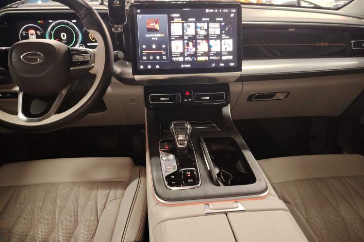 Used GAC Trumpchi GS8 2022 Flagship Series 2.0 TGDI Two-Wheel-Drive Prestige Edition (7 Seats)