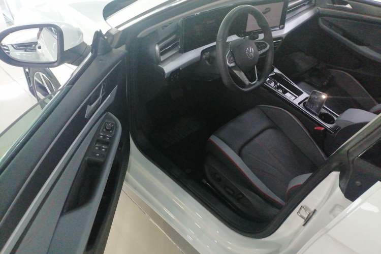 Used Volkswagen Lamando 2025 Lavida L 280TSI DSG Cool & Spicy Edition
