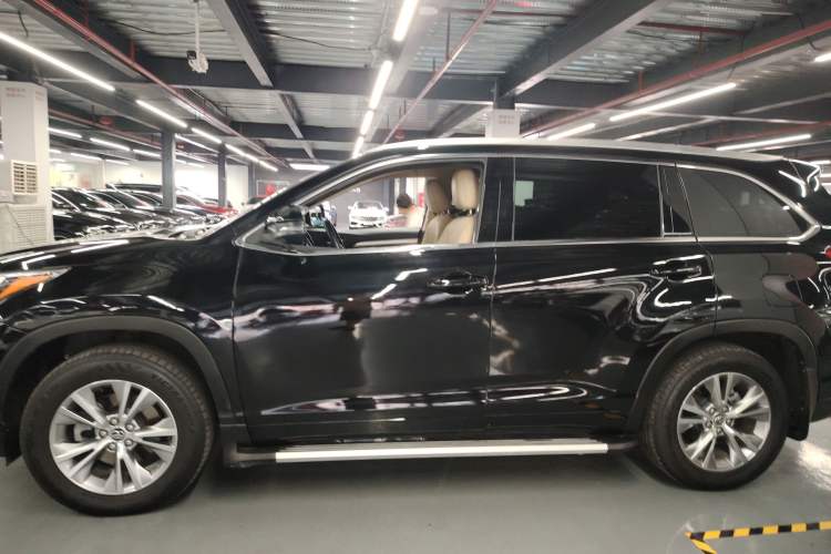 Used Toyota Highlander 2018 2.0T Two-Wheel Drive Elite Edition 7 Seats Emission Standard China V