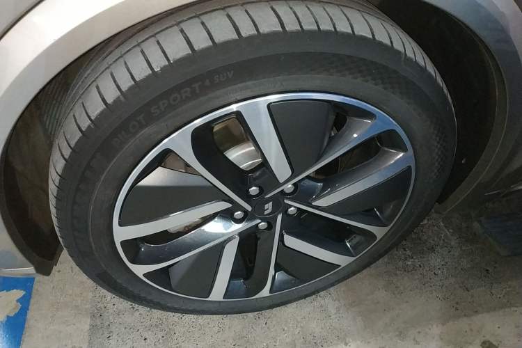 Used Li Auto L9 2022 Max model
