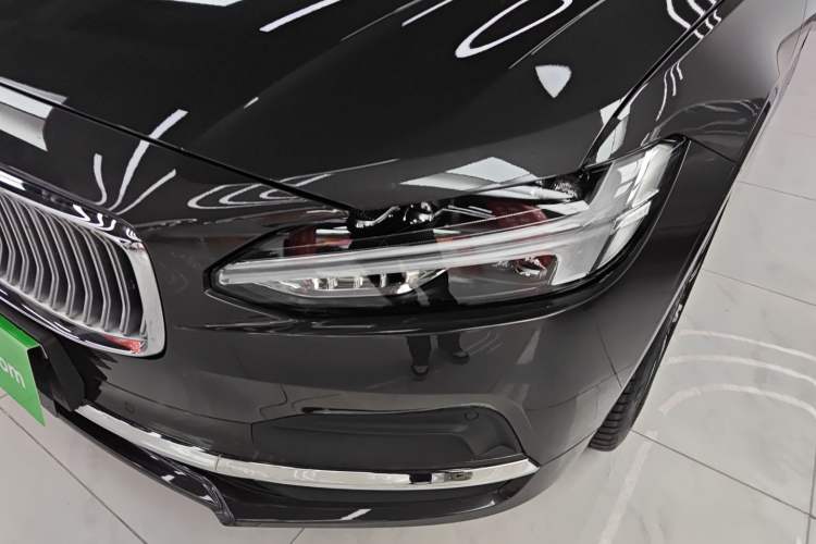 Used Volvo S90 2025 B5 Zhiyuan Luxury Edition
