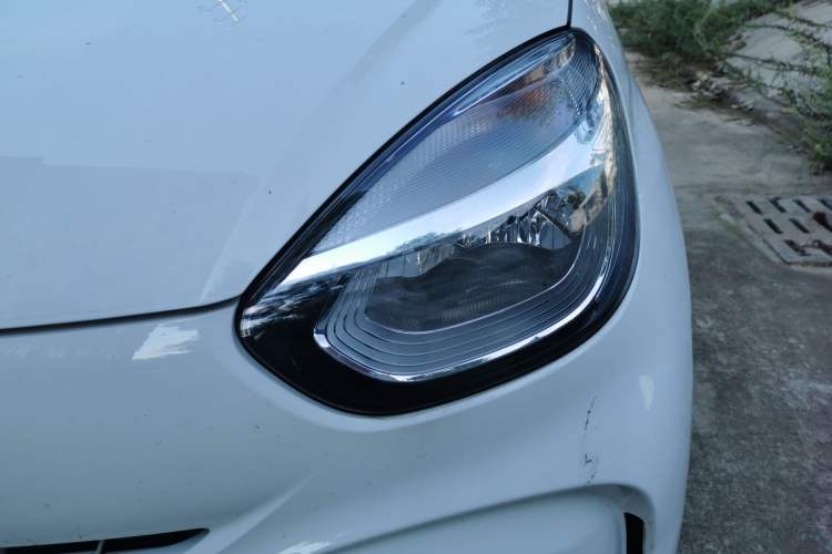 Used Roewe Clever 2021 302 km New Four-Seater Super-Efficient Version
