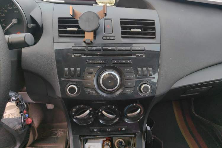 Used Mazda Mazda 3 2015 Sedan 1.6L Manual Comfort Model