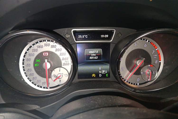 Used Mercedes-Benz GLA 2015 GLA 220 4MATIC Luxury Model
