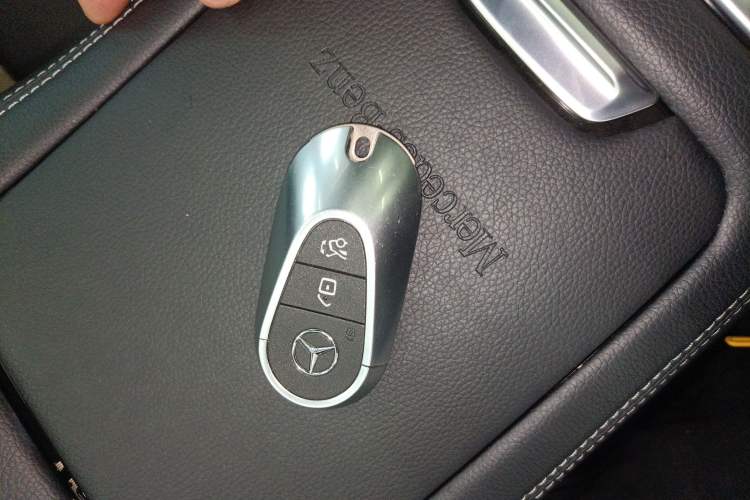 Used Mercedes-Benz C-Class 2024 Second Facelift C 260 L Starry Night Sport Edition
