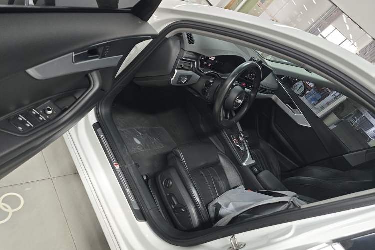 Used Audi A4L 2022 35 TFSI Fashion Dynamic Model
