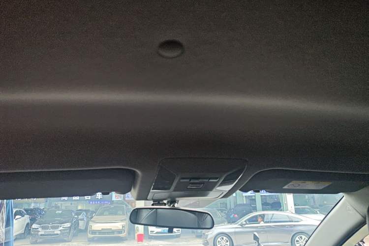 Used Toyota Wildlander 2022 Updated Version 2.0L CVT Two-Wheel Drive Leading Edition