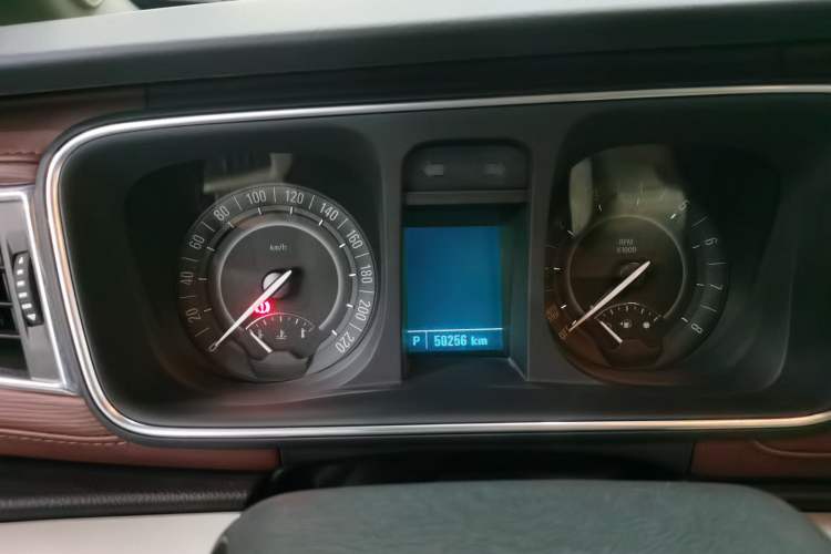 Used Buick GL8 2018 28T Luxury Model China VI Standard