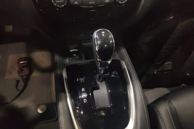 Used Nissan X-Trail 2023 Classic 2.0L Two-Wheel Drive Smart Connect Premium Edition
