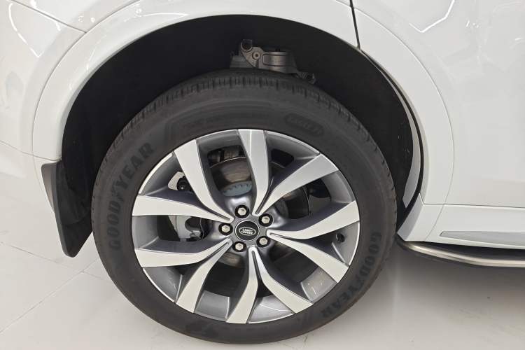 Used Land Rover Discovery Sport 2025 249 PS Performance Tech Edition
