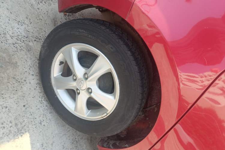 Used Hyundai Verna Ray 2014 1.4L Automatic GLX
