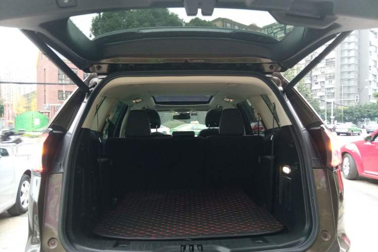 Used Ford Edge 2016 EcoBoost 245 Four-Wheel Drive Titanium Edition 7-Seater
