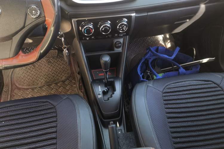 Used Toyota YARiS L 2019 1.5E CVT Dynamic Edition China VI compliant
