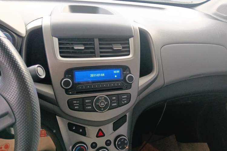 Used Chevrolet Aveo Sonic 2014 Sedan 1.4SL MT Comfort Edition
