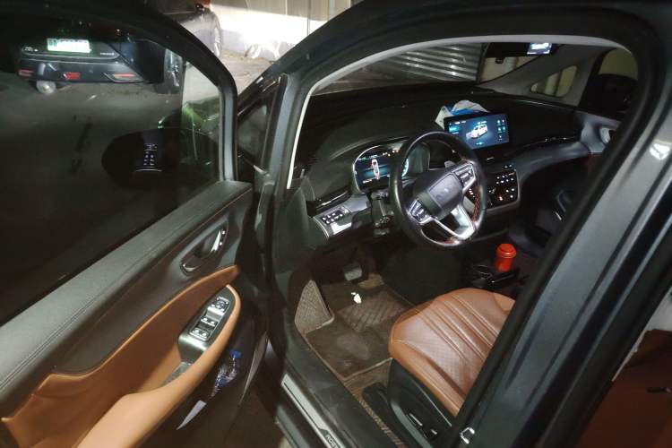 Used Roewe iMAX8 2022 400TGI Prestige Edition
