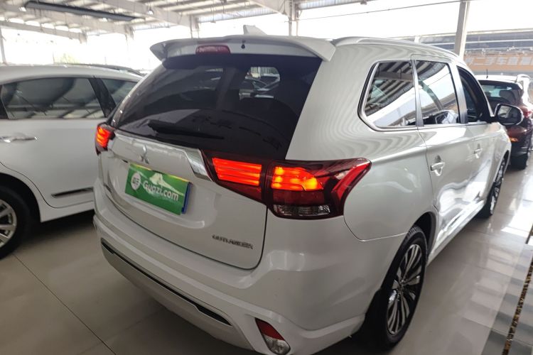 Used Mitsubishi Outlander 2021 2.0L Two-Wheel Drive Comfort Edition 7 Seats
