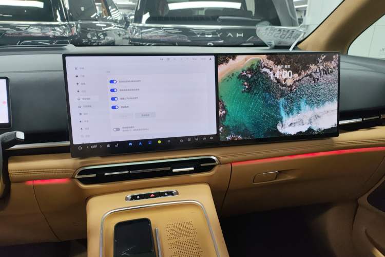 Used VOYAH Dream 2025 PHEV Four-Wheel-Drive Flagship Kunpeng Edition
