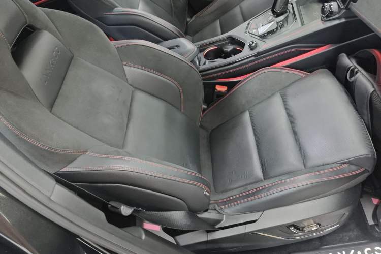 Used Lynk & Co 05 2020 2.0TD Four-Wheel Drive HypeHalo
