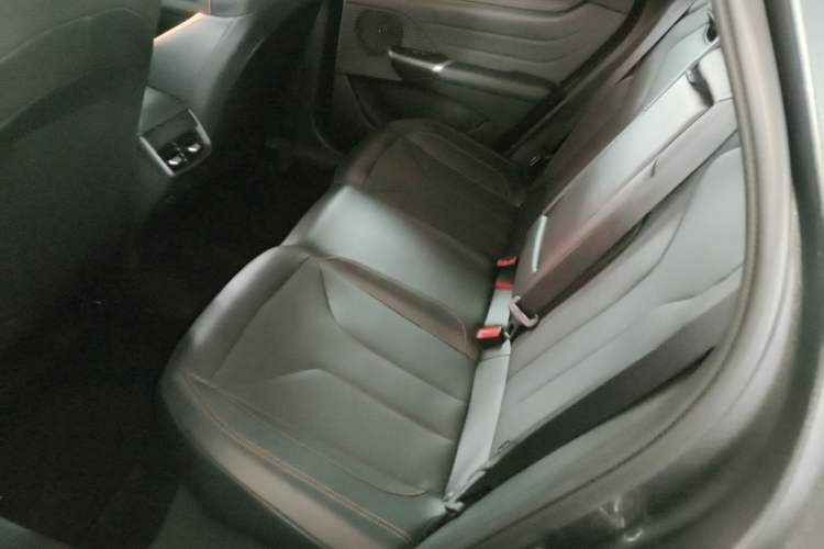 Used Changan UNI-V 2025 Model Third-Generation 1.5T 500Bar Prestige Edition