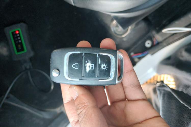 Used Jinbei Gold Hiace 2023 1.5L Passenger Van Travel Lion 9-Seater with Central Air Conditioning