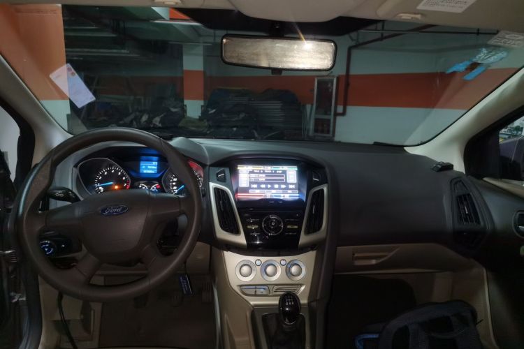 Used Ford Focus 2012 Sedan 1.6L Manual Comfort Model
