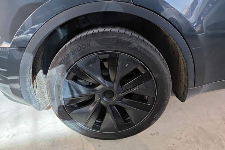 Used Tesla Model Y 2024 Long-Range All-Wheel-Drive Version
