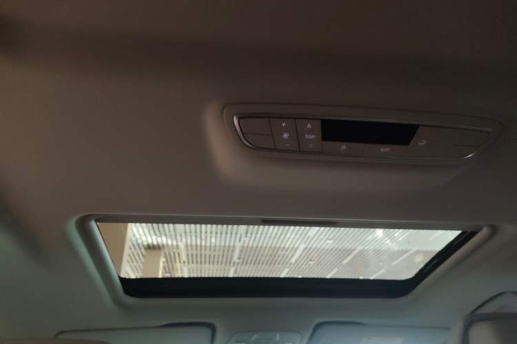 Used Buick GL8 2022 ES Landtrek 653T Comfort Edition