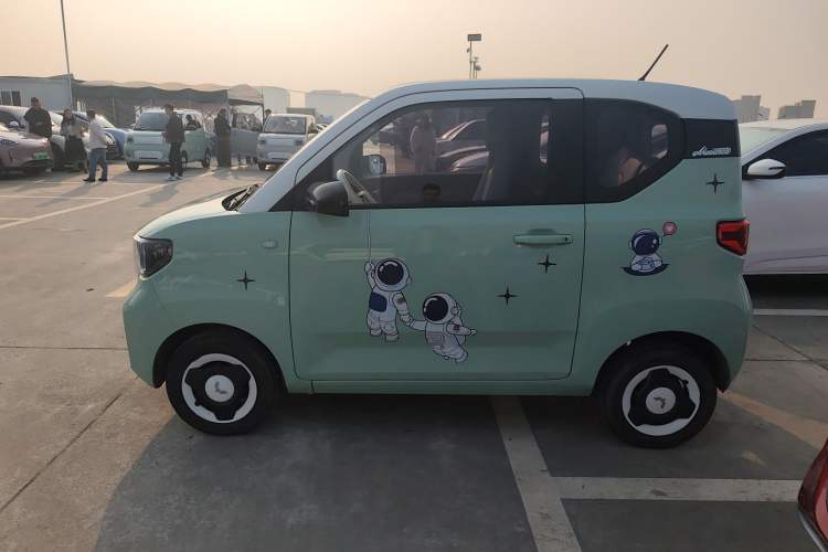 Used Wuling Hongguang MINIEV 2021 Macaron Fashion Model Lithium Iron Phosphate